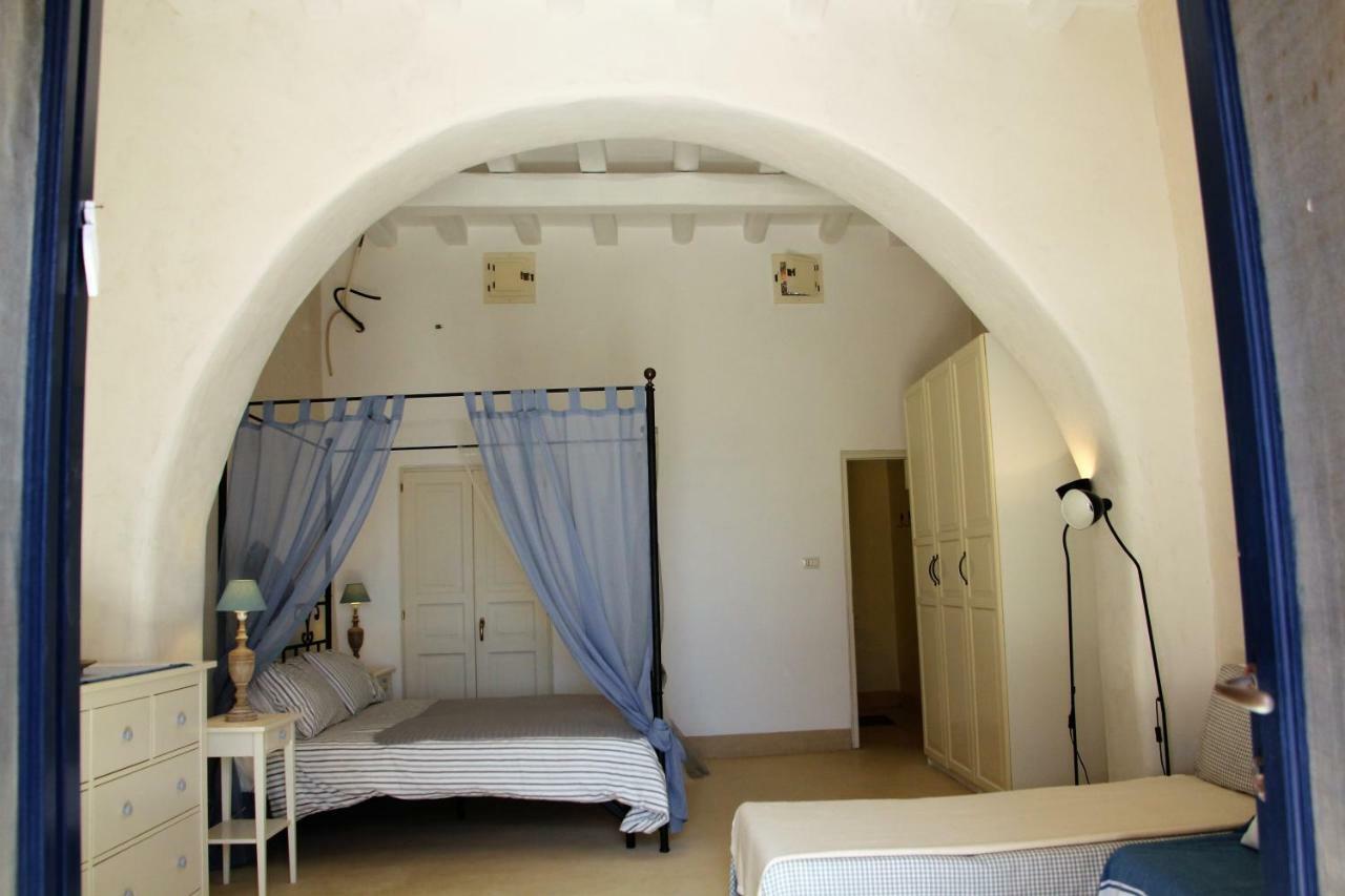 Alicudi Giardino Dei Carrubi- Al Gradino 365 Bed and Breakfast Eksteriør billede